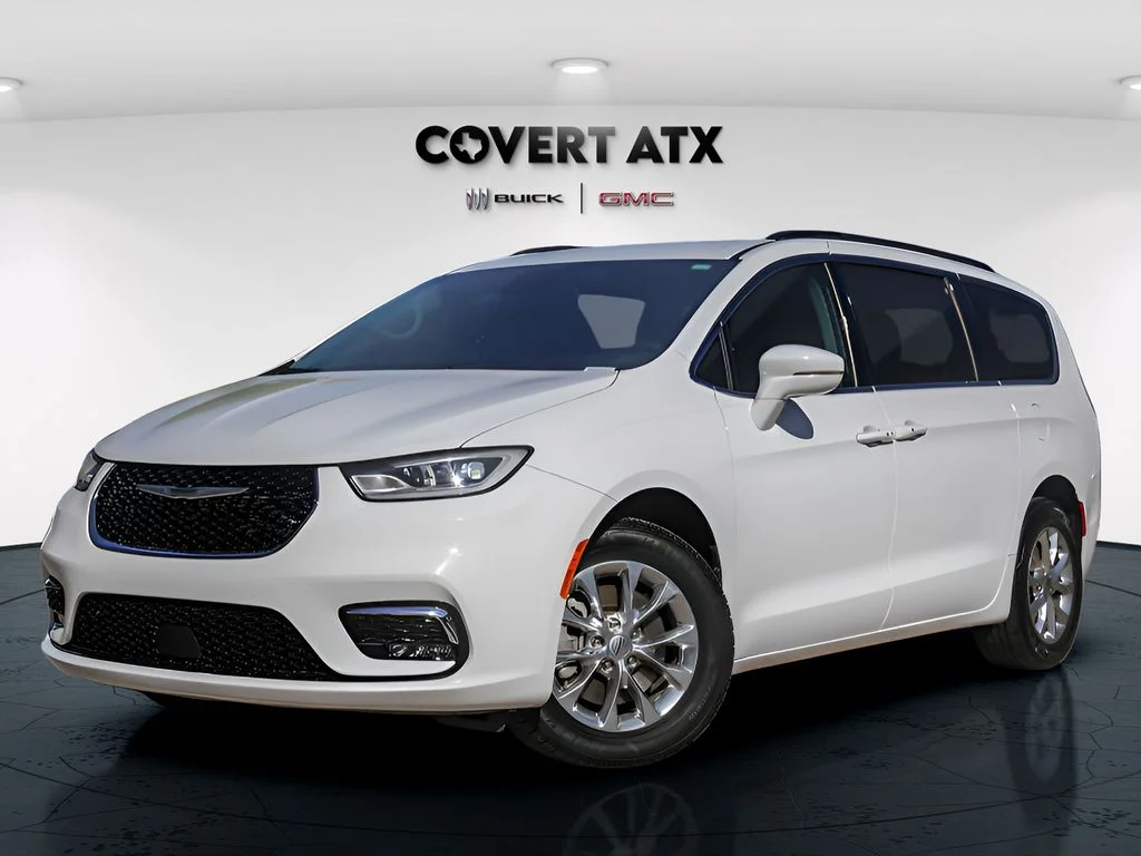 Used 2022 White Chrysler Touring L image 1