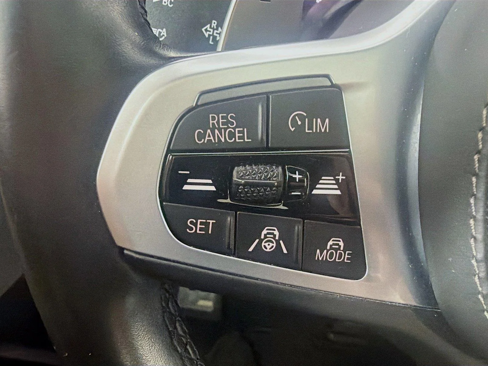 Used 2021 Alpine White BMW M50i image 12