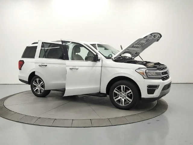 Used 2024 White Ford Limited image 10