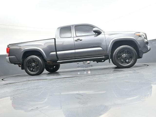 Used 2016 Gray Toyota SR5 image 29