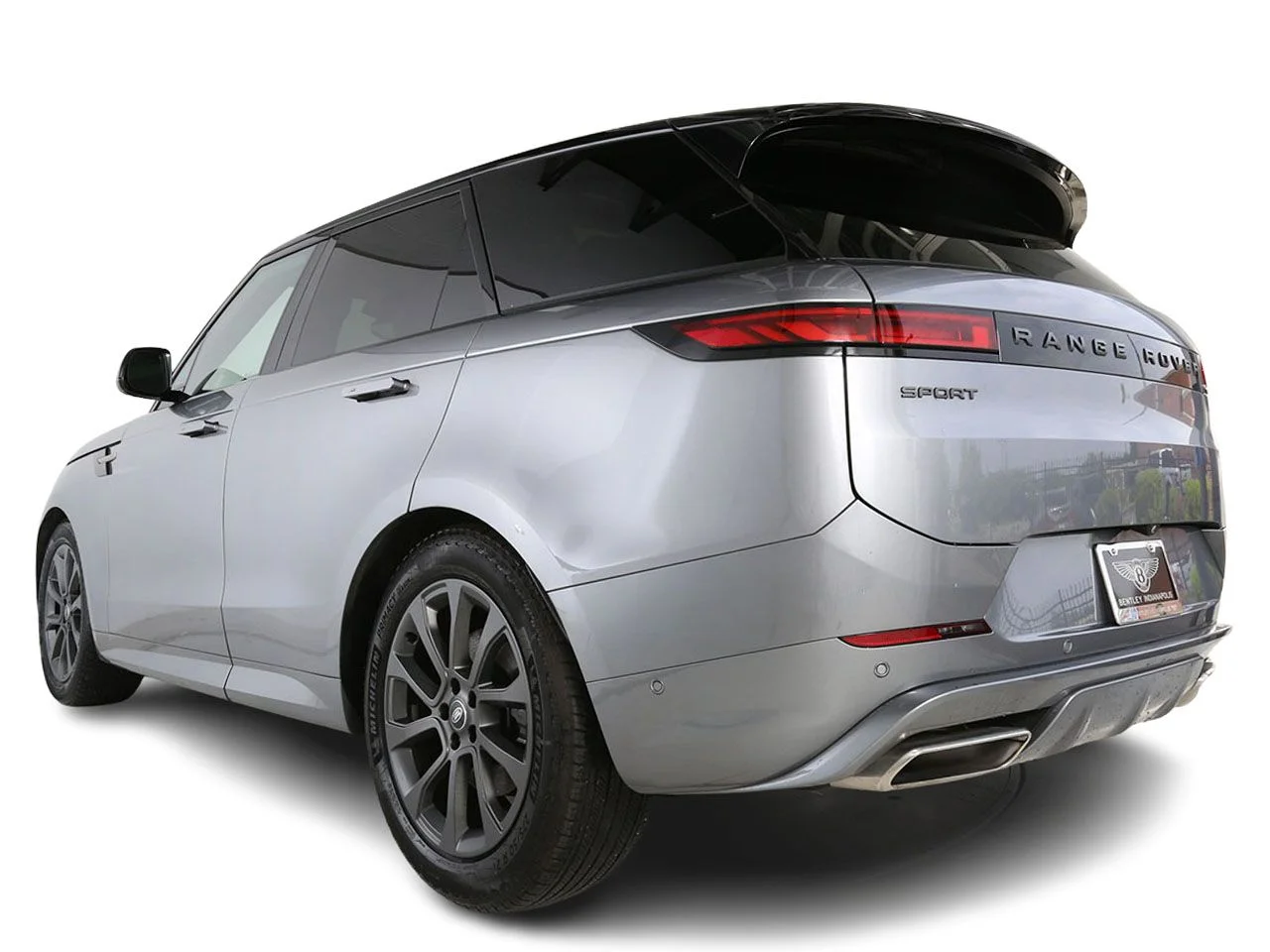 Used 2024 Gray Land Rover Dynamic SE image 7
