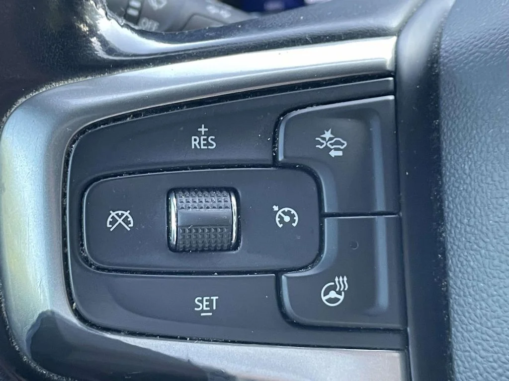 Used 2024 Summit White Chevrolet RST image 28