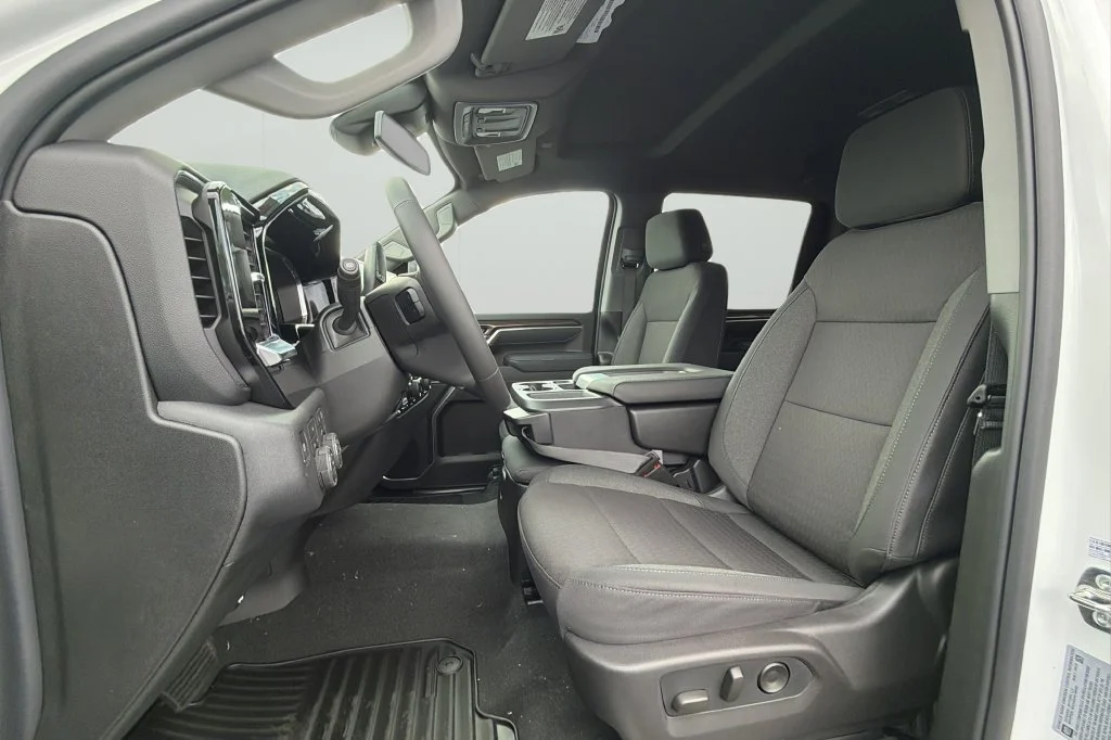 New 2026 Summit White Chevrolet LT image 18