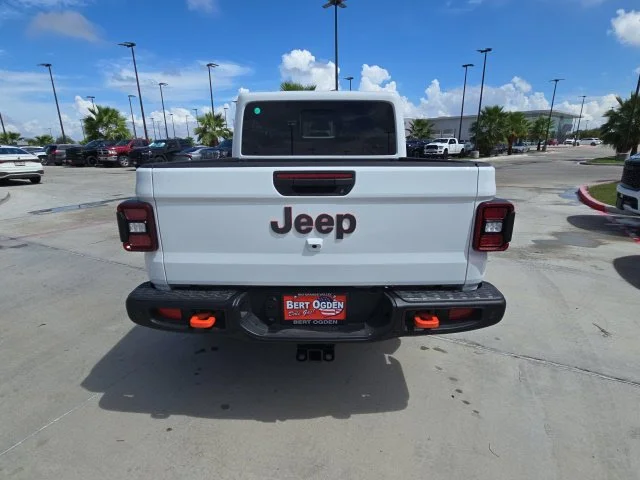 New 2026 Bright White Clear-Coat Exterior Paint Jeep Mojave image 6