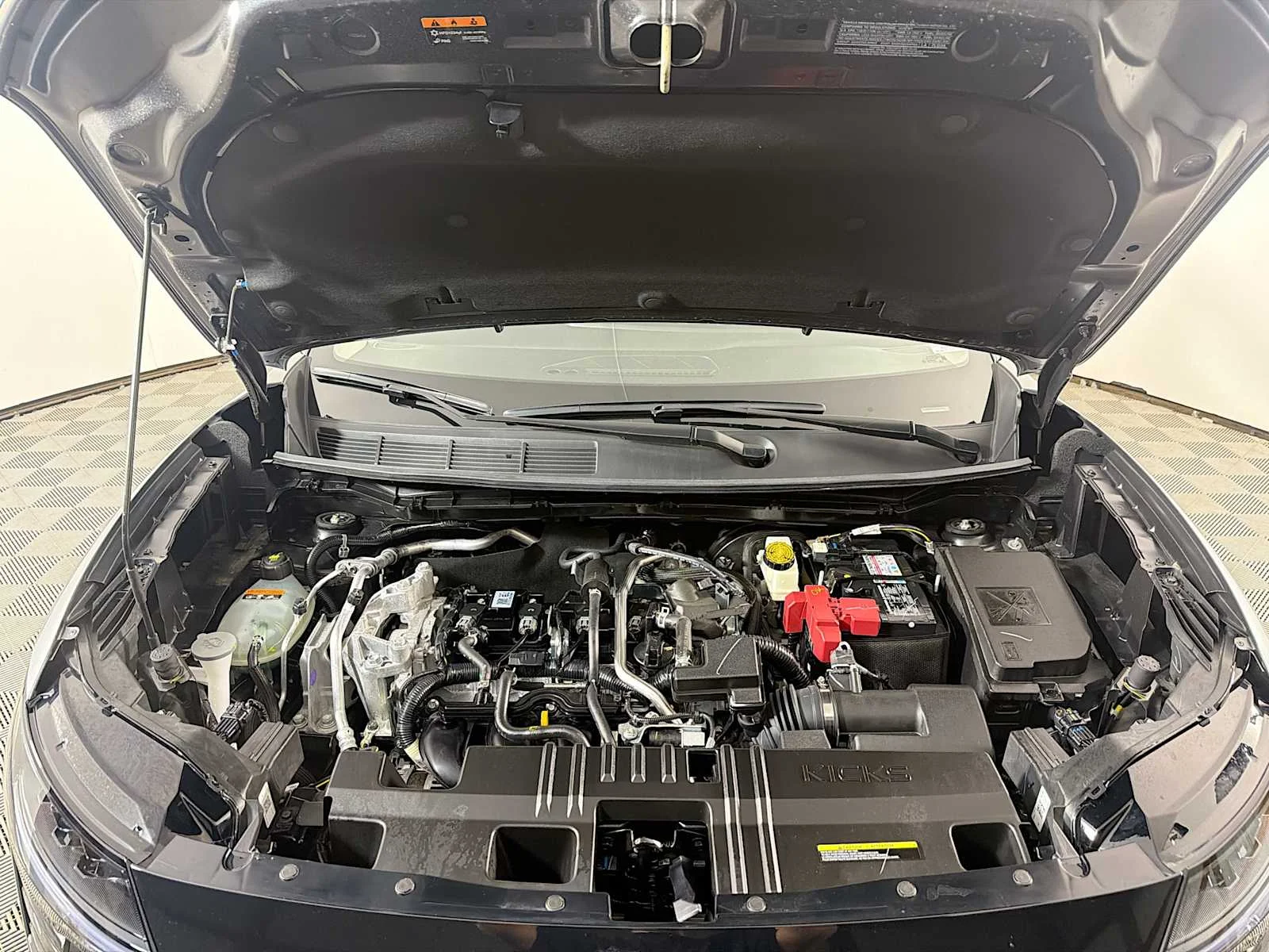 Certified Used 2025 Gun Metallic Nissan SR image 25