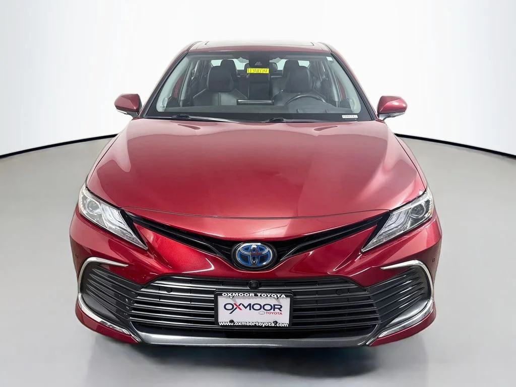Used 2022 Ruby Flare Pearl Toyota Hybrid XLE image 2