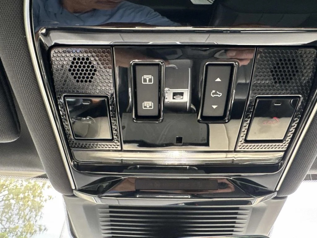 Certified Used 2023 White Land Rover SE image 19