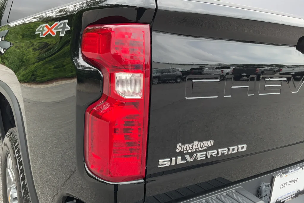 2025 Chevrolet Silverado 2500HD Custom - Photo 27
