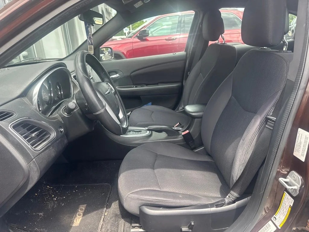 Used 2013 Beige Chrysler Touring image 2