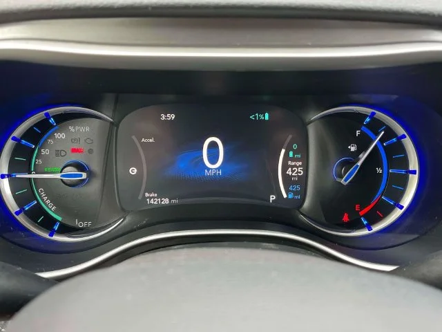 Certified Used 2022 Velvet Chrysler Touring L image 37