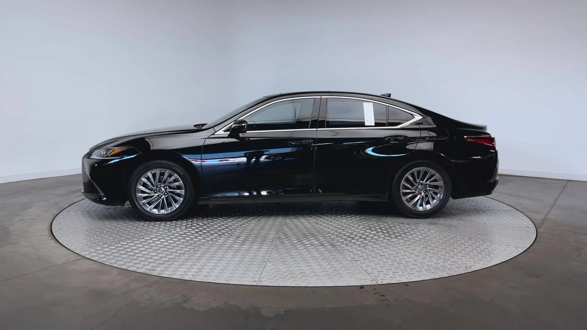 Used 2020 Obsidian Lexus ES 350 Luxury image 5