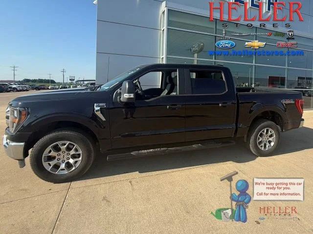 Used 2023 Agate Black Metallic Ford XLT image 1