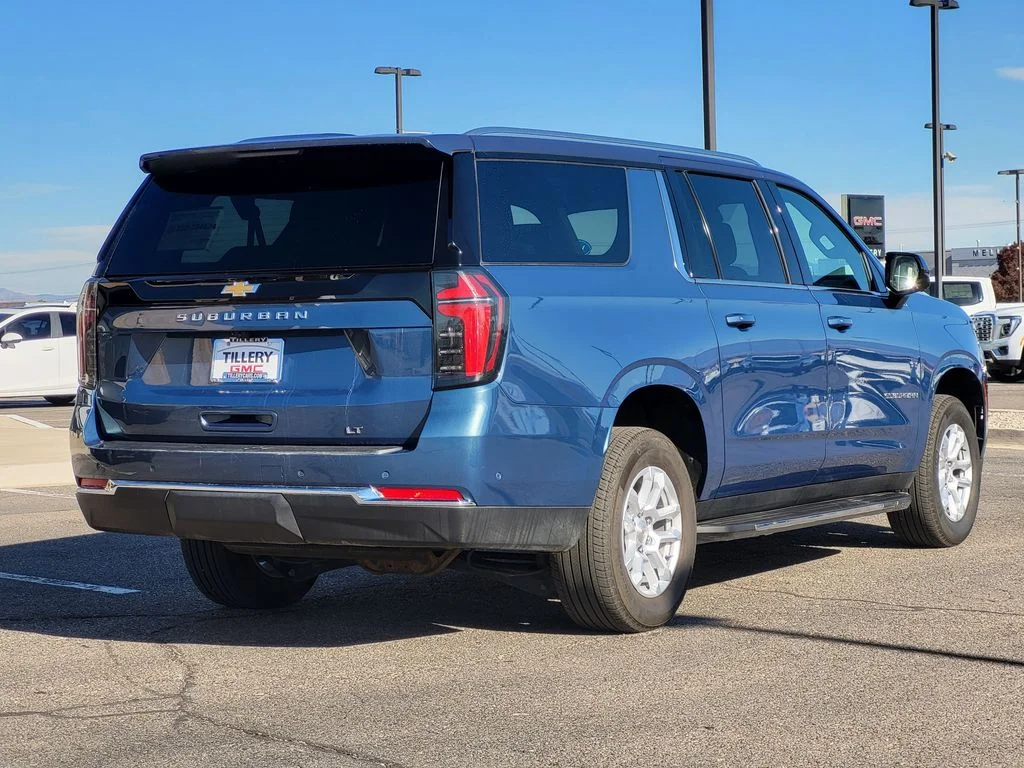 Used 2025 Lakeshore Blue Metallic Chevrolet LT image 7