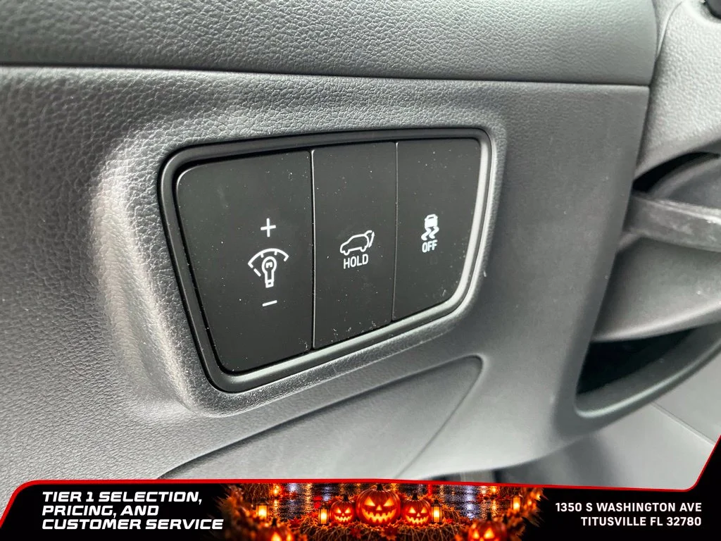 Used 2024 Gray Hyundai SEL image 25