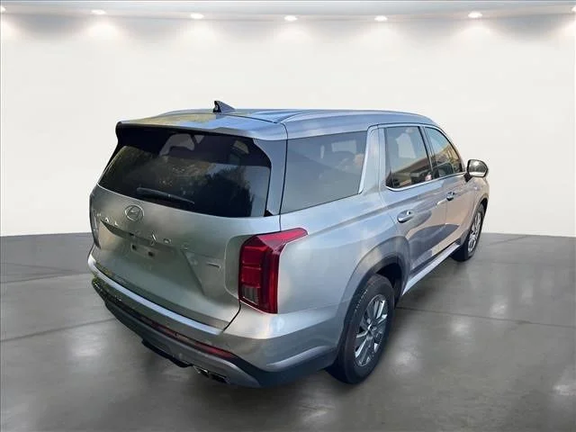 Used 2025 Silver Hyundai SEL image 14
