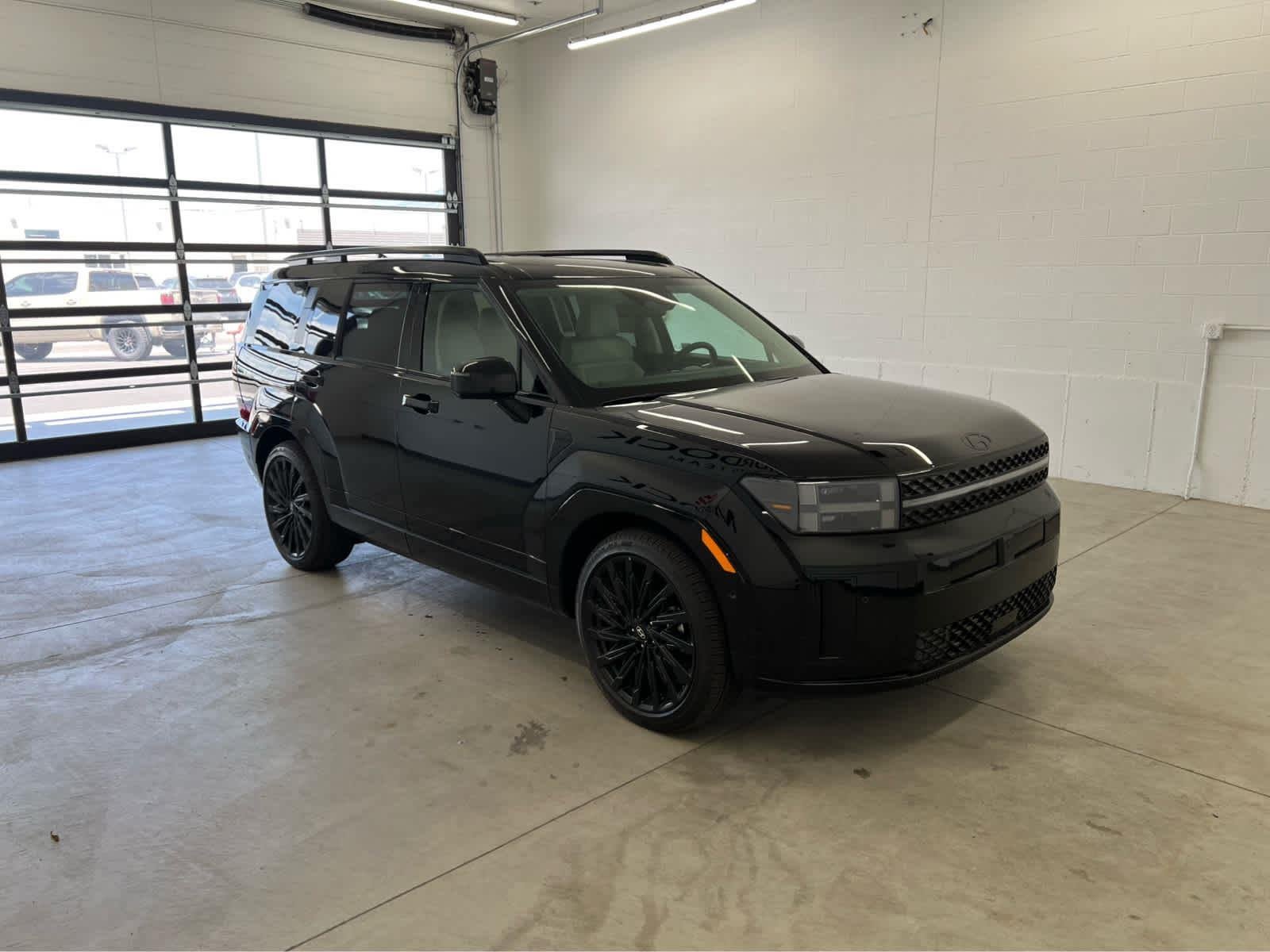 Used 2025 Phantom Black Hyundai Calligraphy image 5