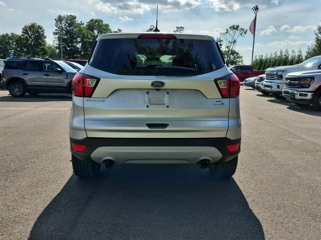 Used 2019 Ingot Silver Ford SE image 8