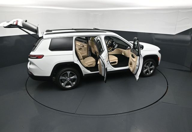 New 2026 Bright White Clear-Coat Exterior Paint Jeep Limited image 26