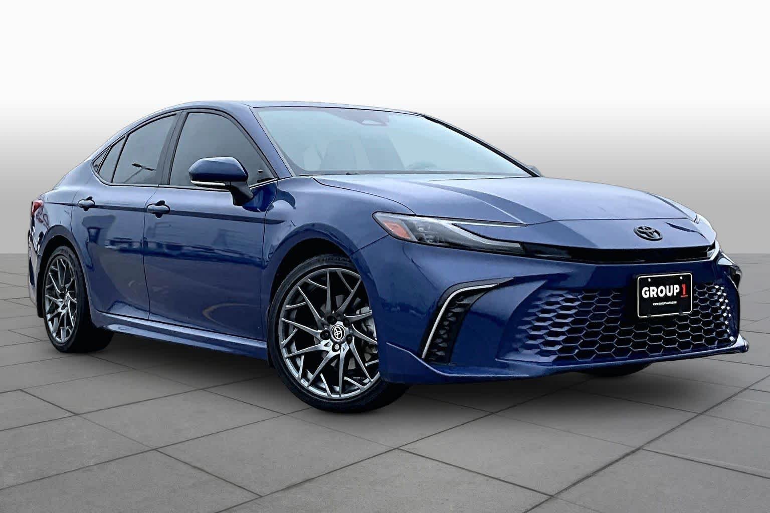 Used 2025 Reservoir Blue Toyota XSE image 3