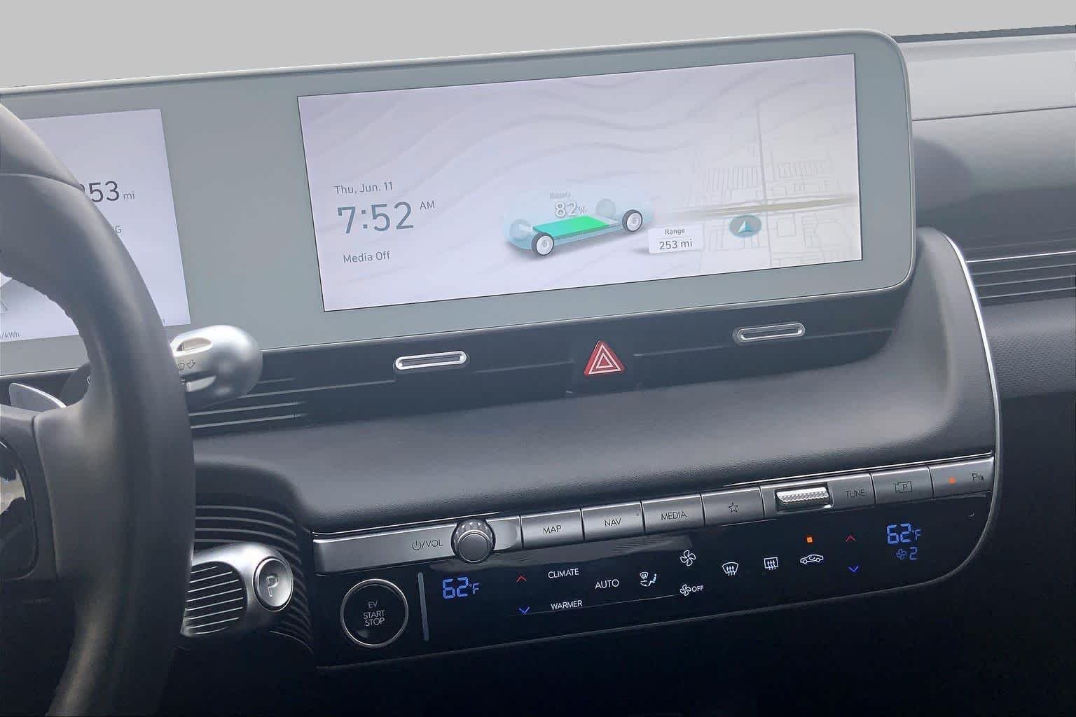 Used 2024 Atlas White Hyundai SEL image 6