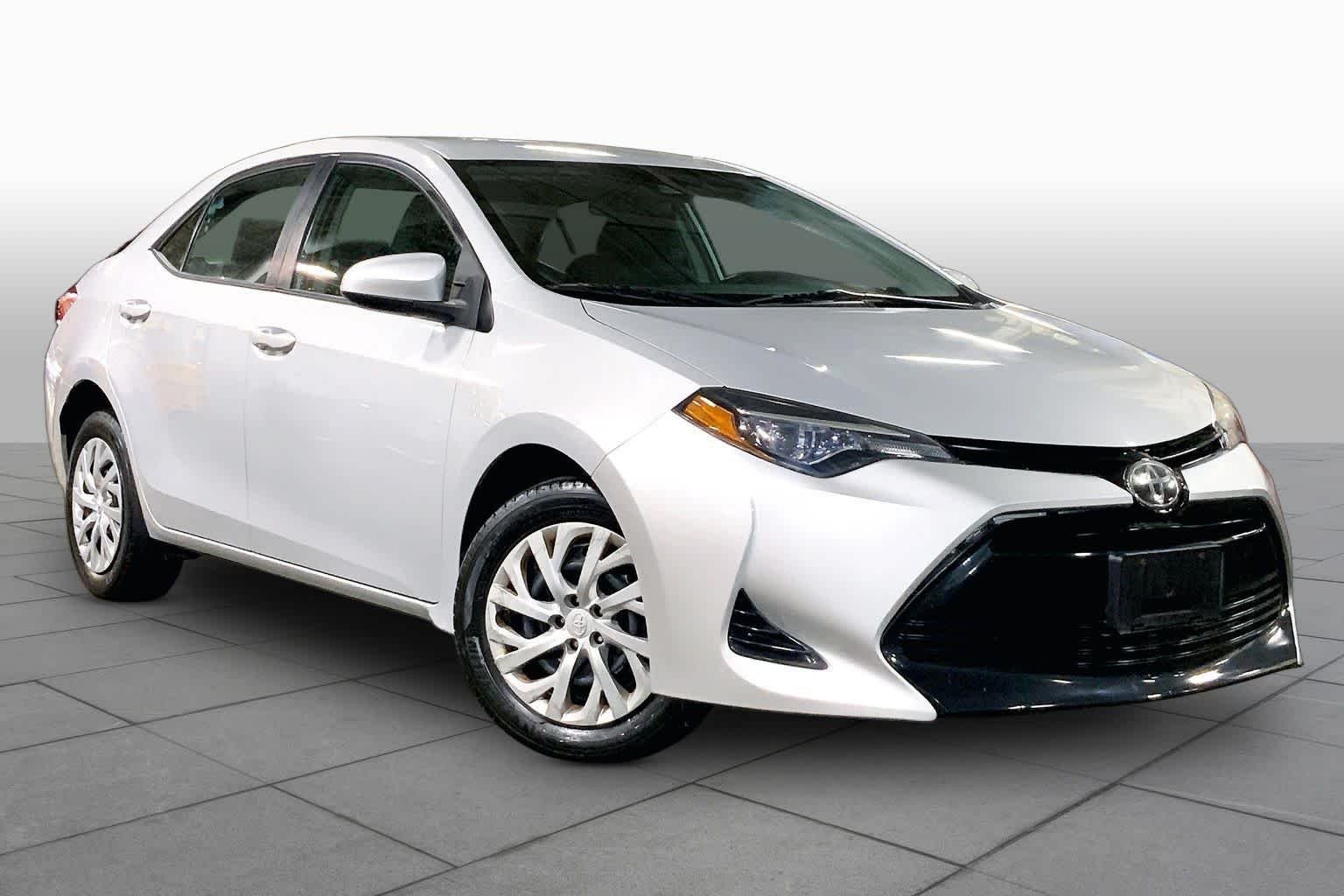Used 2017 Classic Silver Metallic Toyota LE image 3