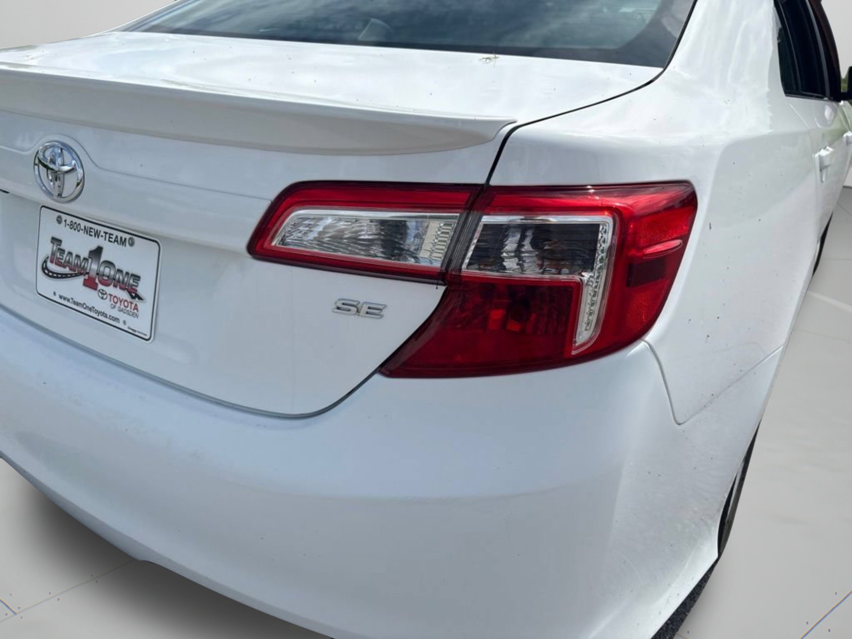 Used 2014 Super White Toyota SE image 31