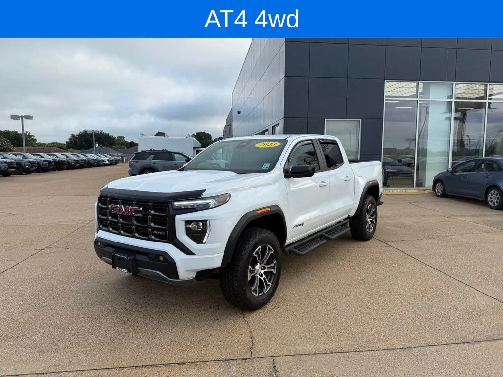 2023 GMC Canyon 4WD AT4 Crew Cab Short Box's photo