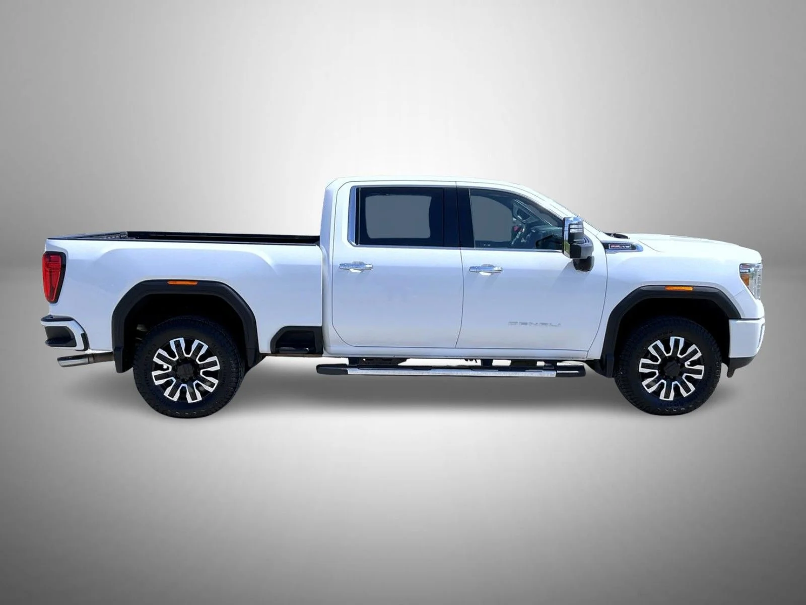 Used 2020 White GMC Denali image 4