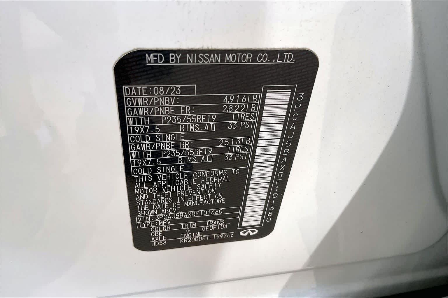 Used 2024 Radiant White INFINITI LUXE image 35
