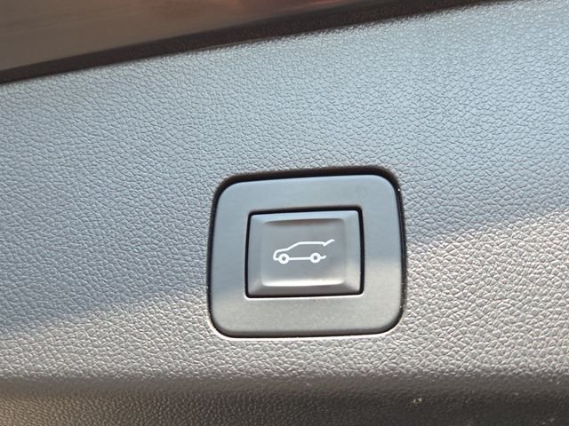 Used 2023 Ebony Twilight Metallic Buick Select image 14