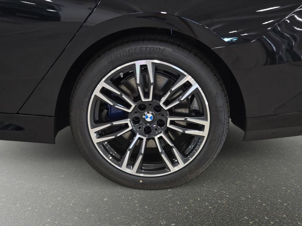 Used 2026 Black Sapphire Metallic BMW 530i image 19