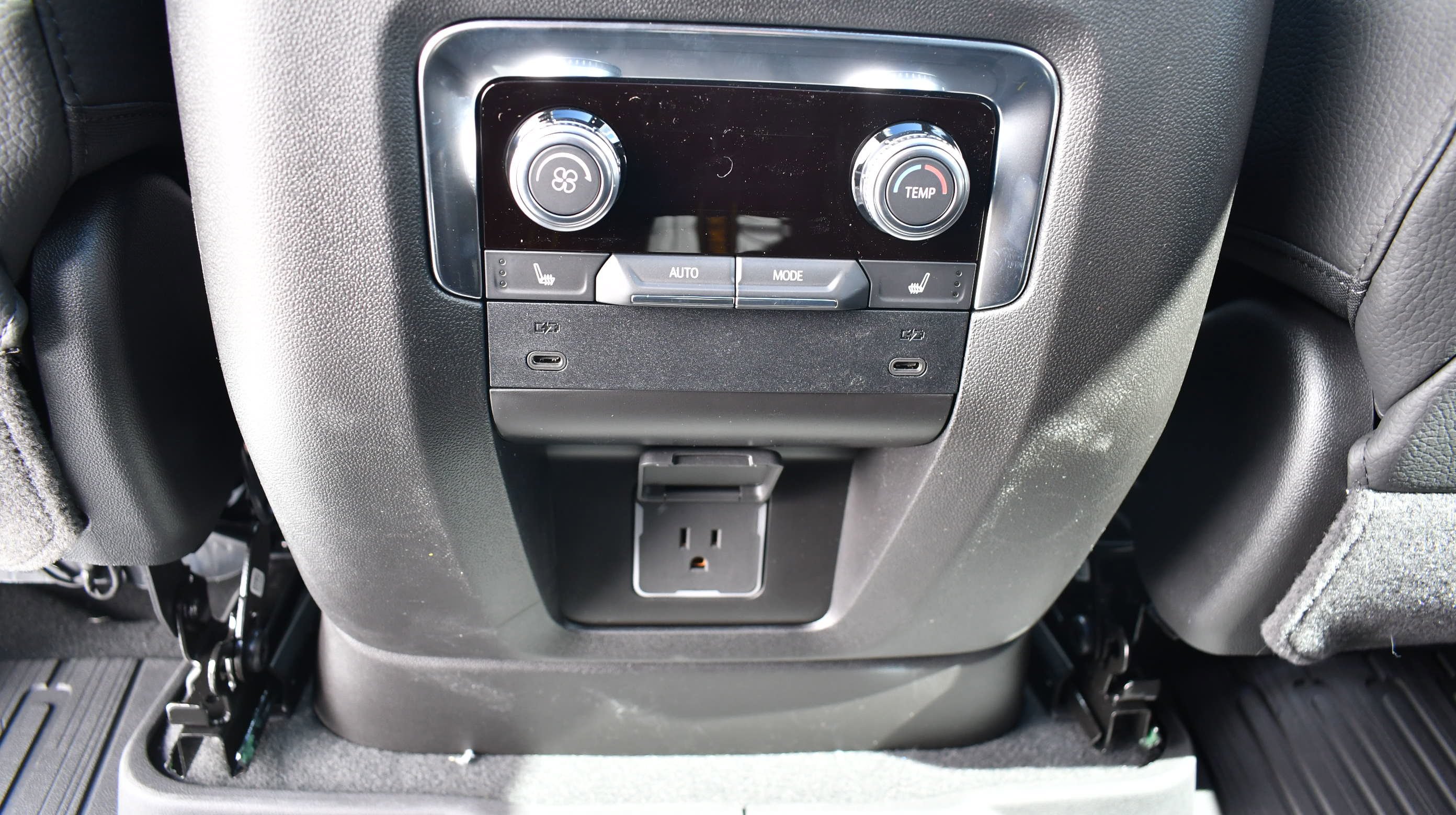 New 2026 Glacier White Tricoat GMC Denali image 32