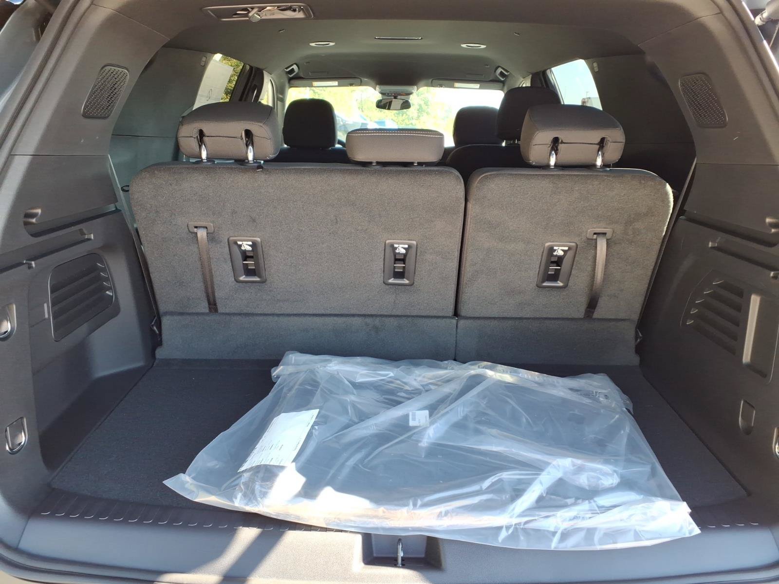 New 2027 Sterling Gray Metallic Chevrolet LT image 18