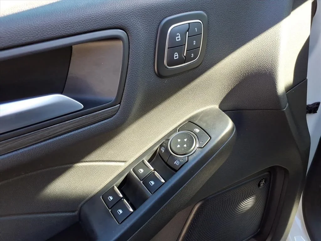 New 2024 Star White Metallic Tri-coat Ford Plug-in Hybrid image 13