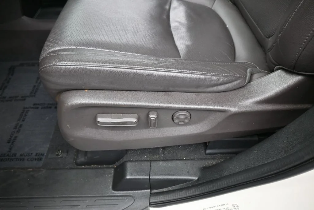 Used 2019 White Honda Elite image 16