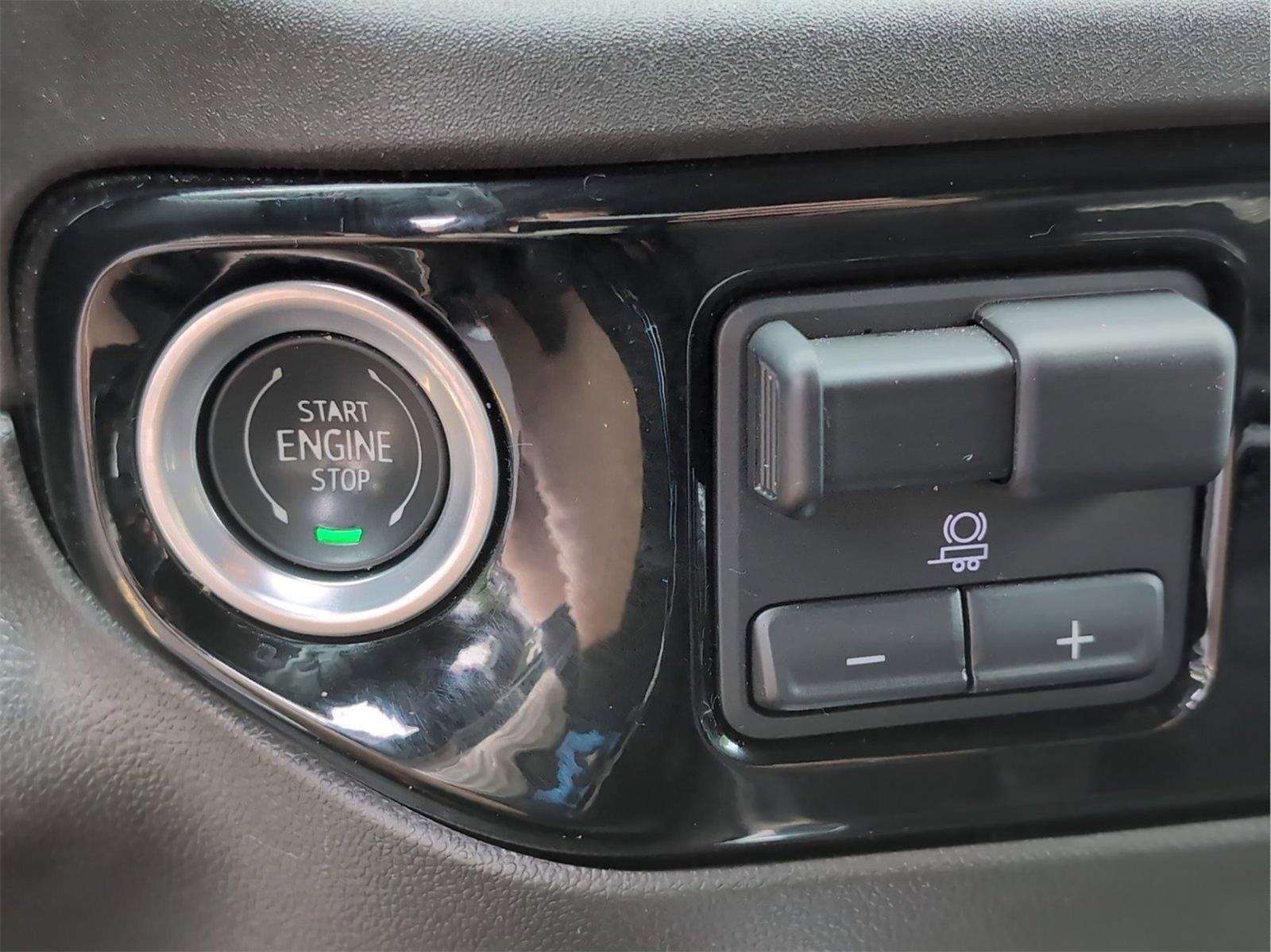 Used 2024 Sterling Metallic GMC SLT image 21