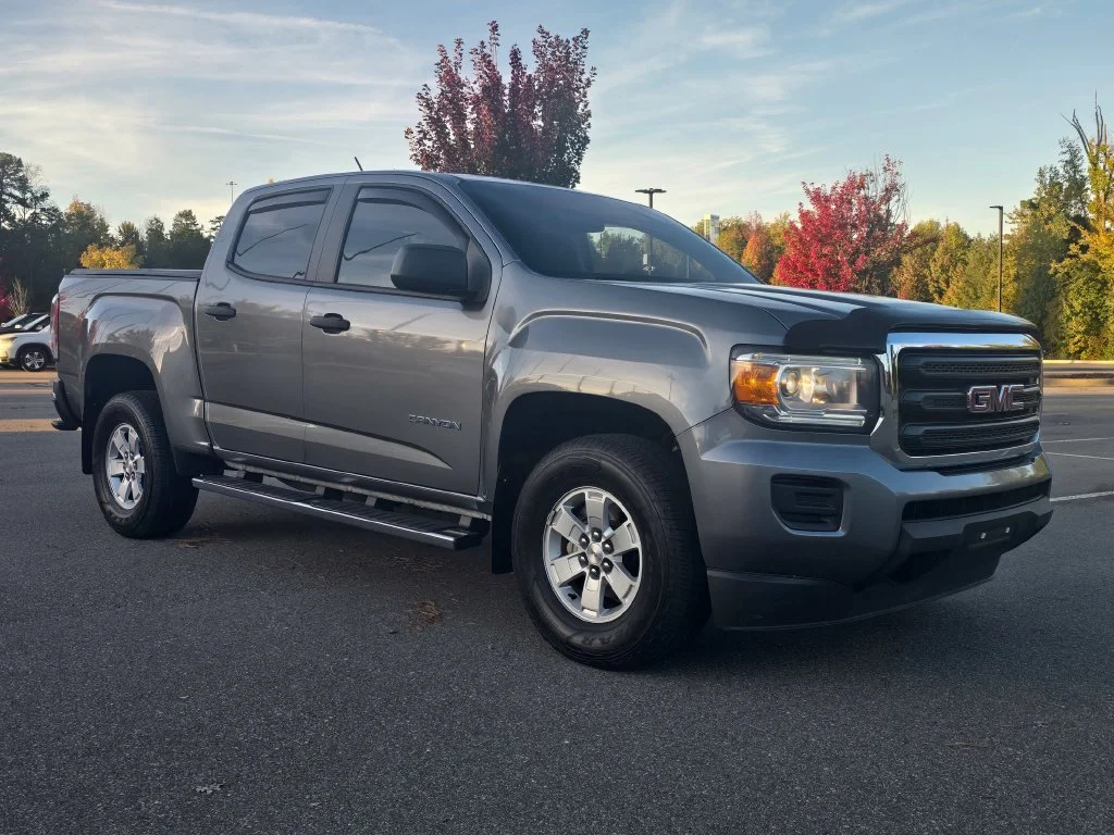 Used 2020 SATIN STEEL METALLIC GMC 2WD image 32