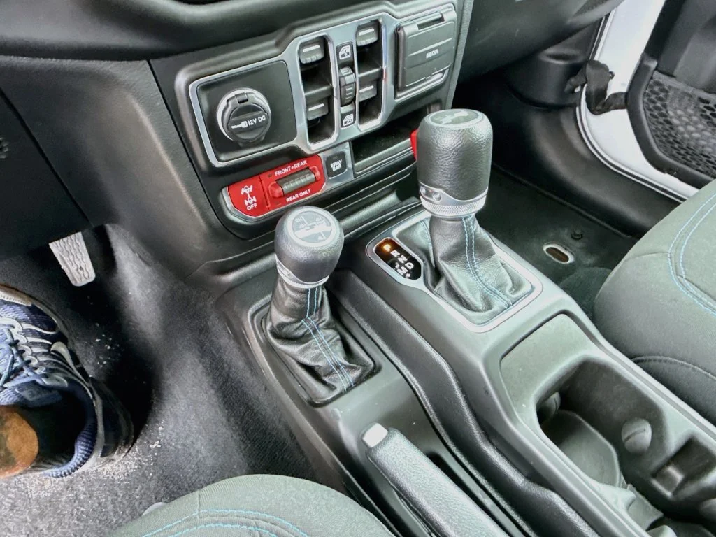 Used 2023 White Jeep Rubicon 4xe image 18