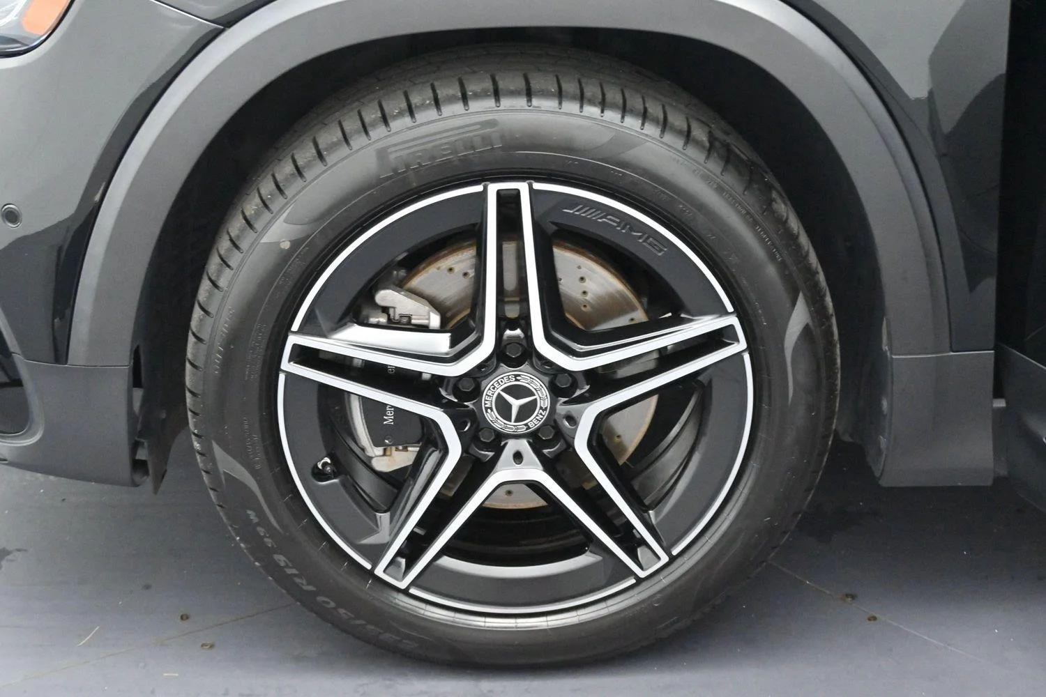 Used 2024 Black Mercedes-Benz GLB 250 image 34