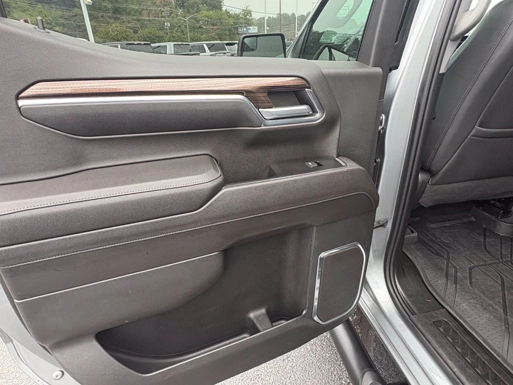 Used 2023 STERLING GRAY METALLIC Chevrolet RST image 19