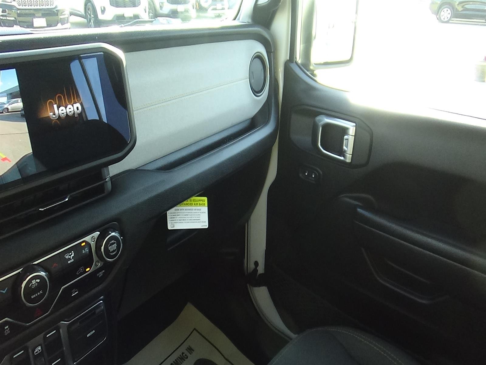 Certified Used 2025 Bright White Clear Coat (pw7) Jeep Sport image 28