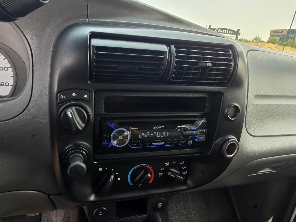 Used 2010 Oxford White Ford Sport image 24