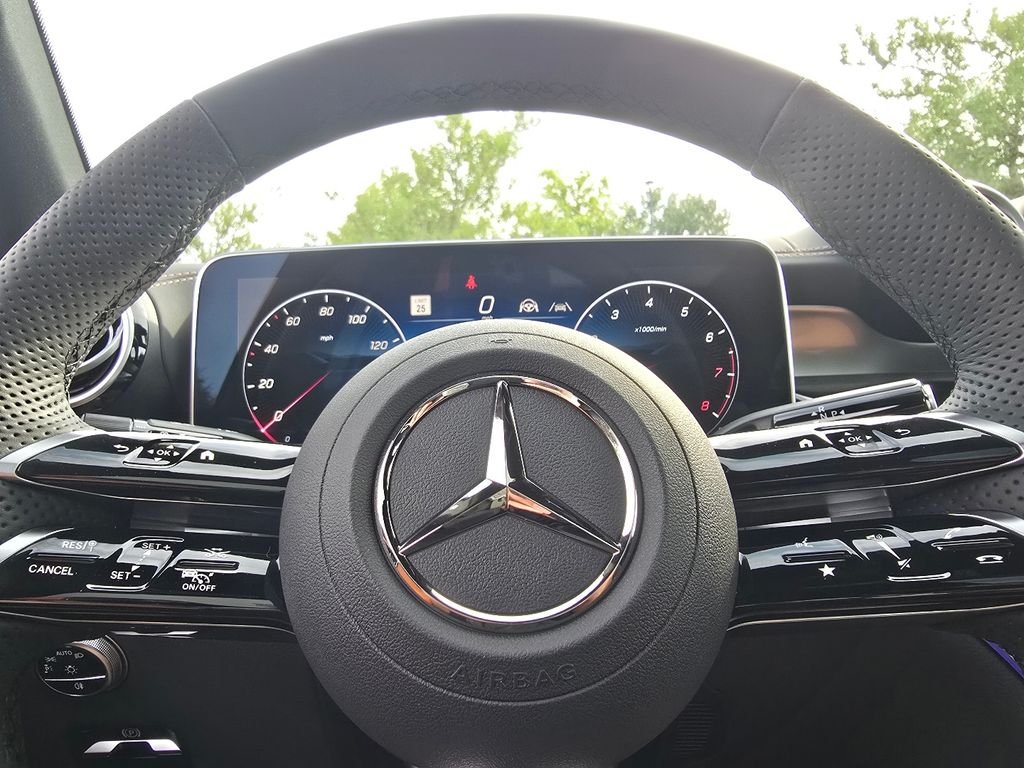 New 2027 Graphite Grey Metallic Mercedes-Benz GLC 300 image 29