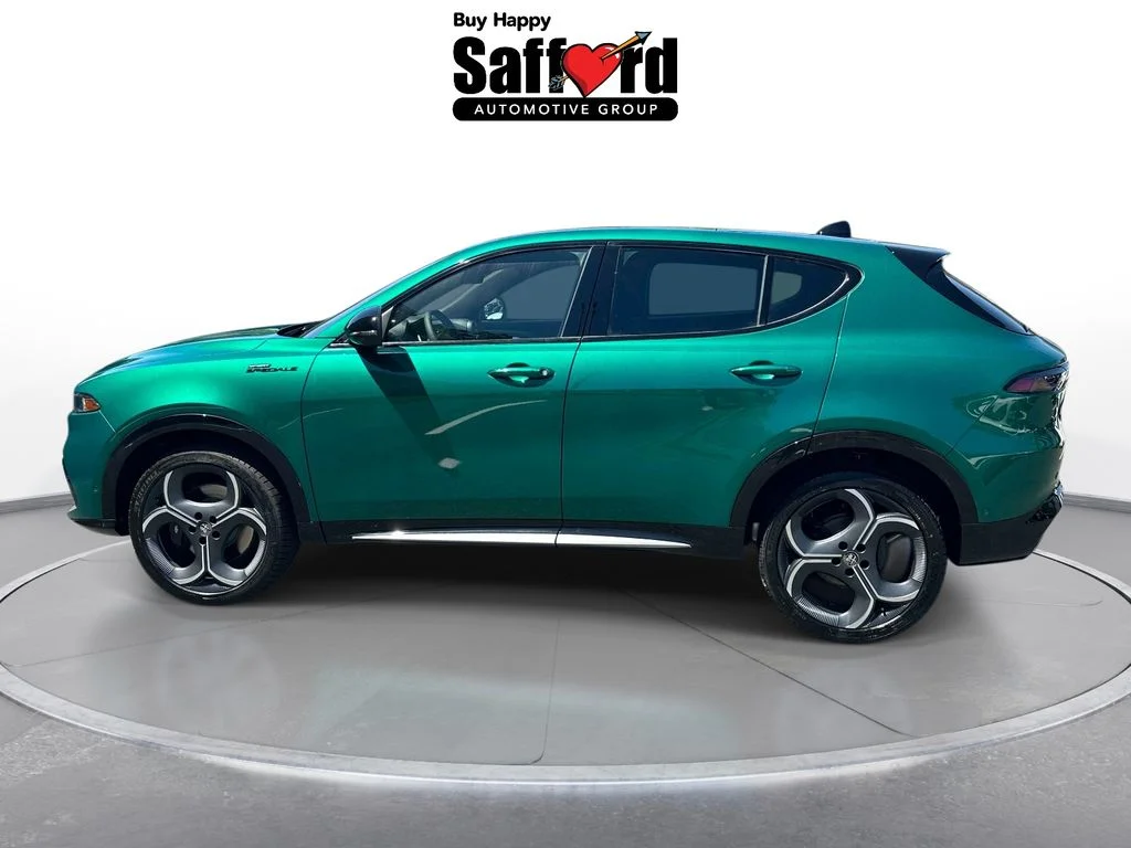 New 2026 Verde (Green) Fangio Metallic Exterior Paint Alfa Romeo Sport Speciale image 4