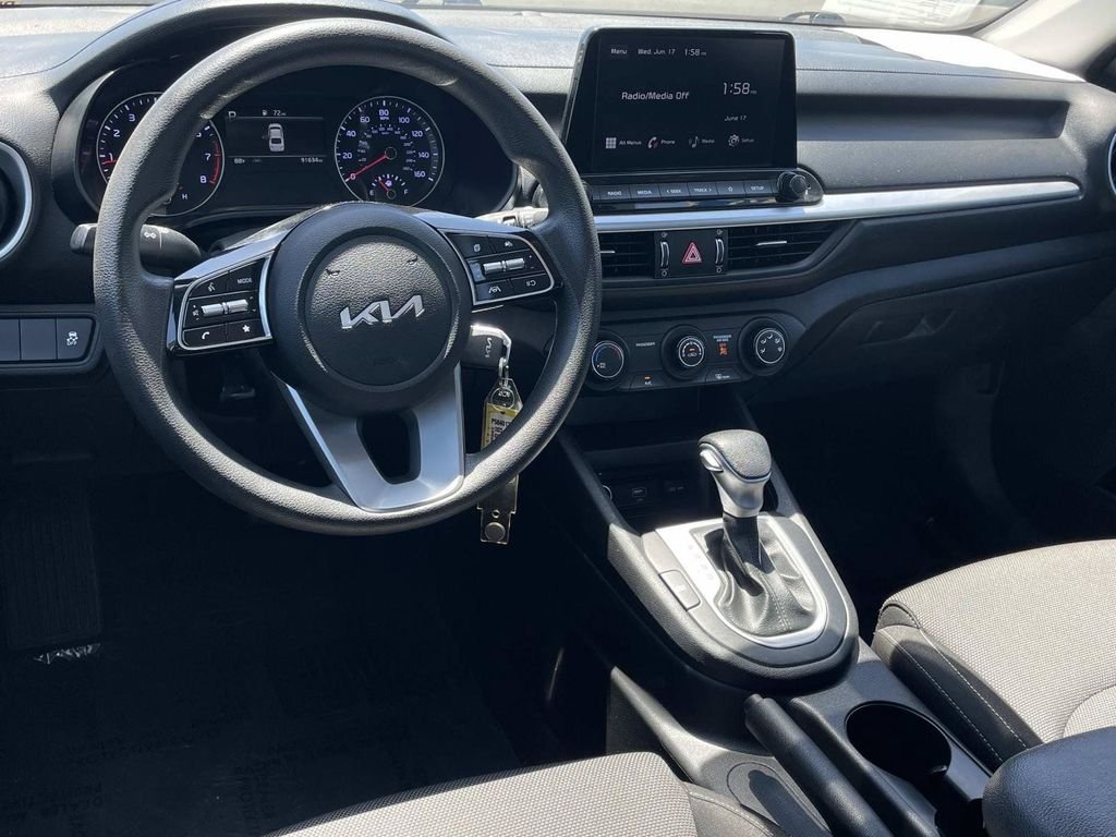 Used 2023 Gray Kia LXS image 6