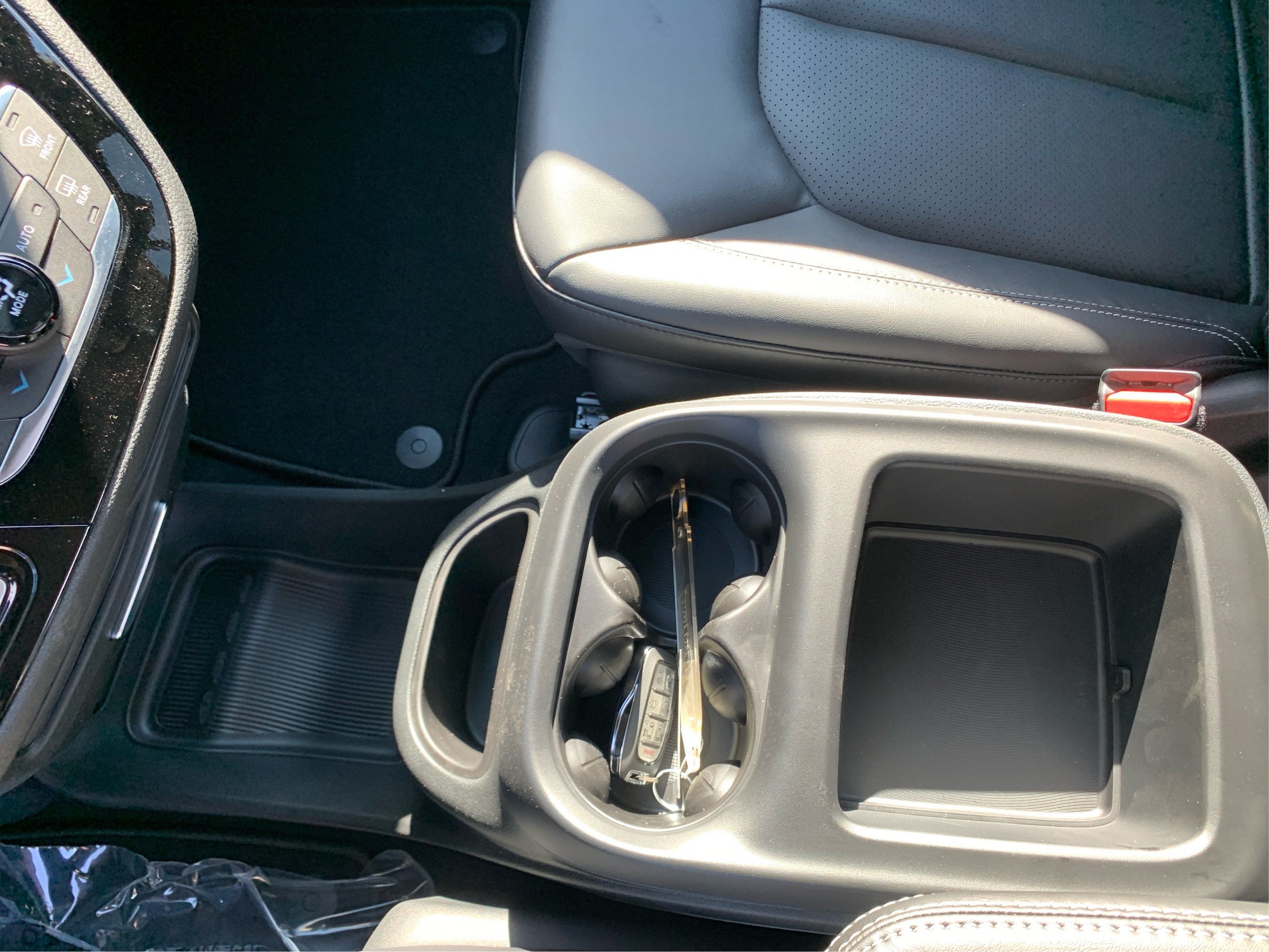 New 2026 Bright White Clear-Coat Exterior Paint Chrysler Select image 14