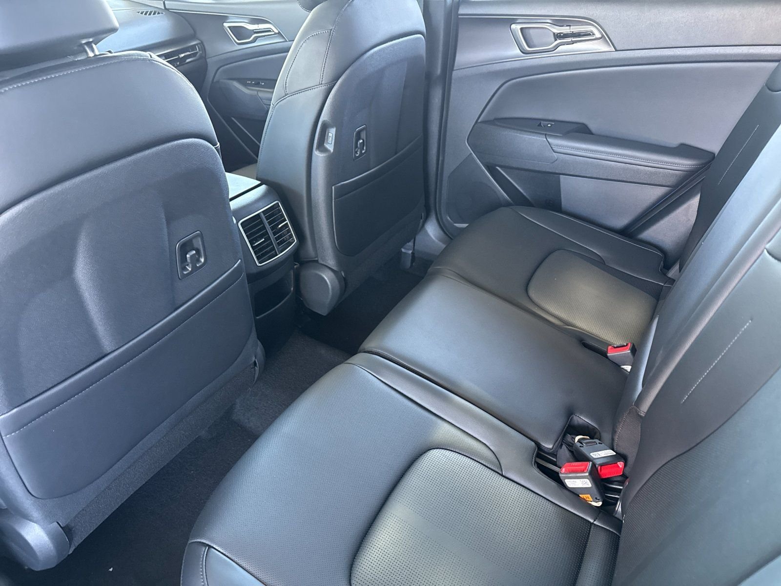 New 2026 Glacial White Pearl Kia EX image 12