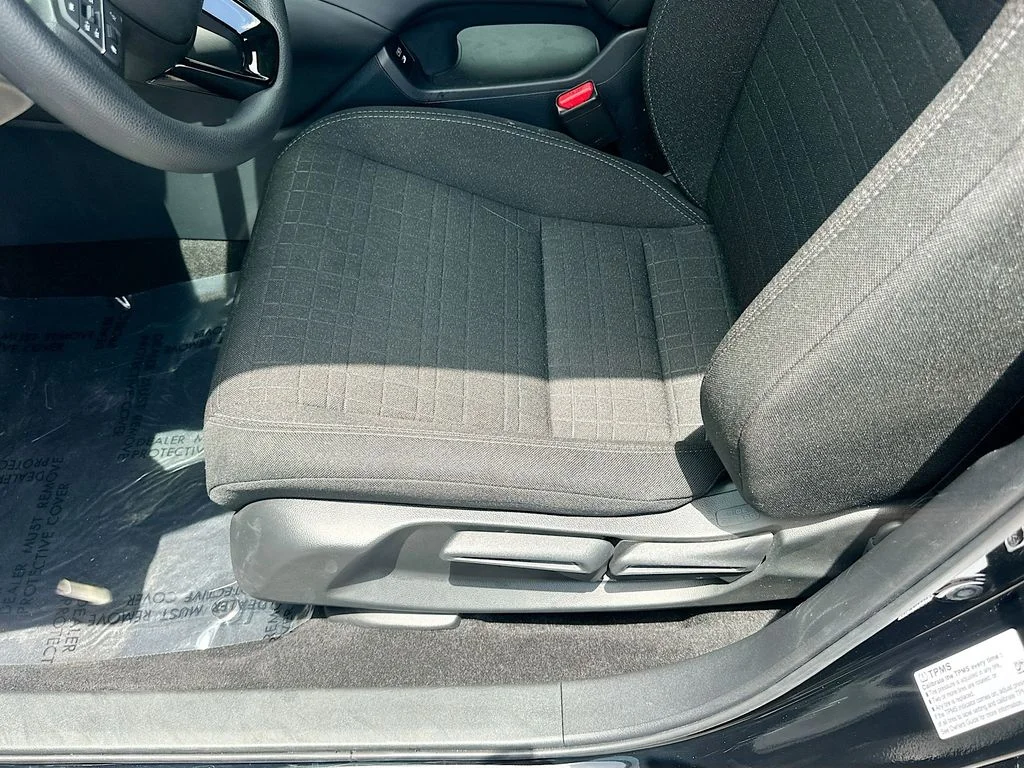 Used 2025  Honda LX image 18