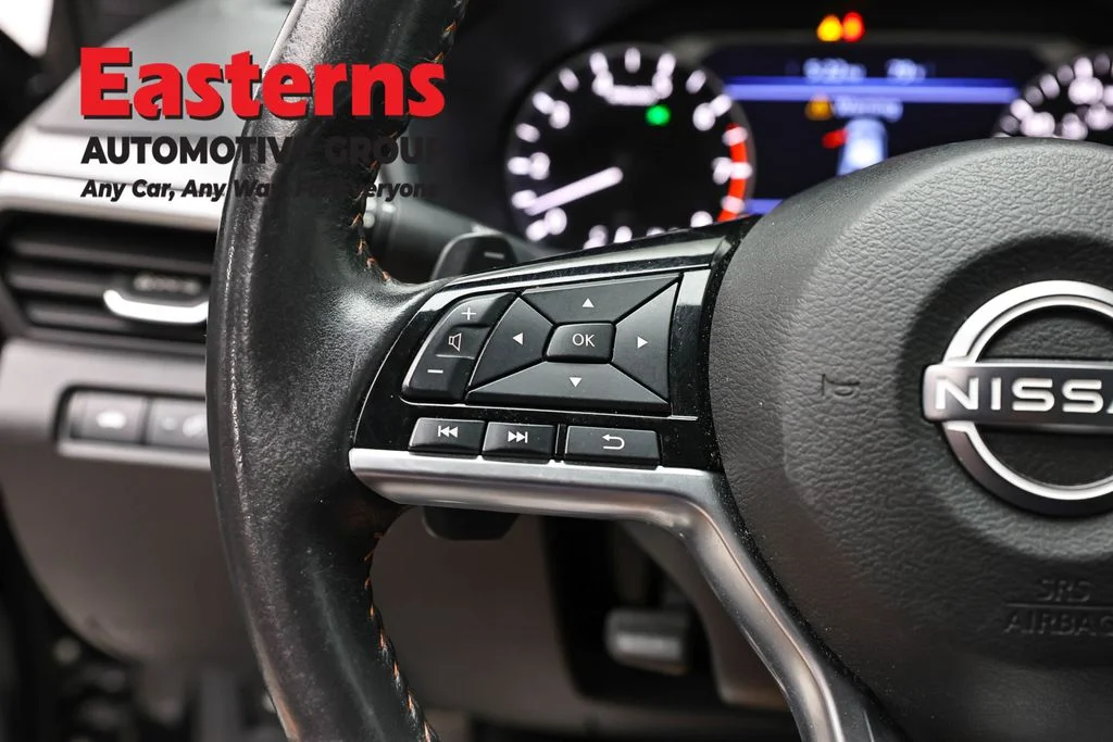 Used 2024 Black Nissan 2.5 SR image 15