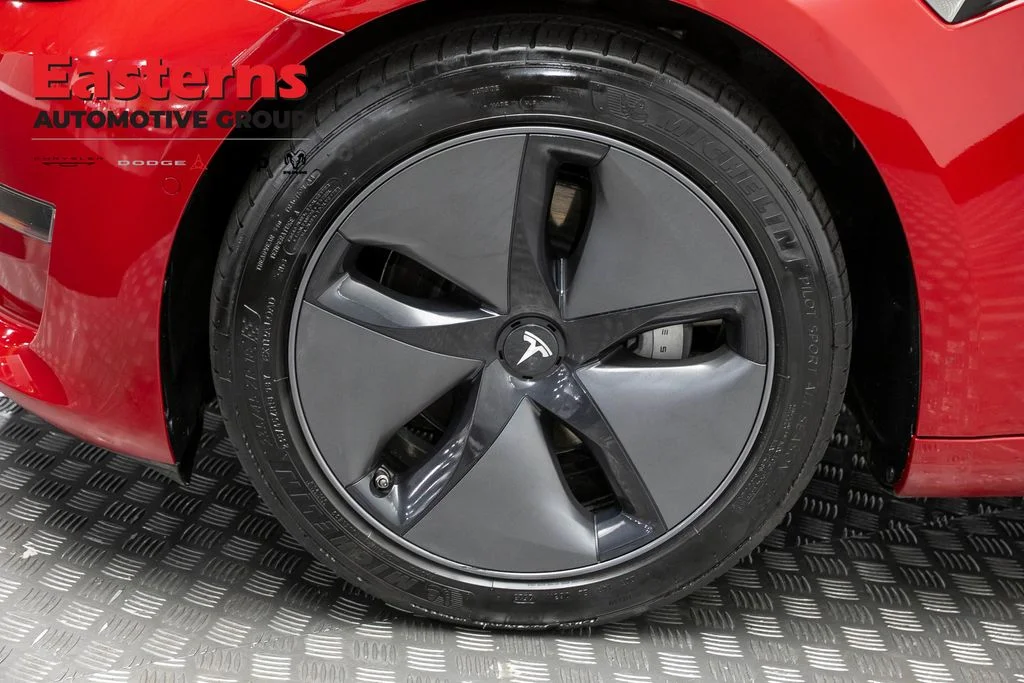 Used 2018 Red Tesla Long Range image 25